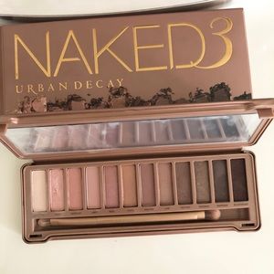 Urban Decay Naked 3 eyeshadow palette